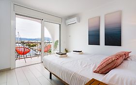 Apartamento Frente Al Canal Con Terraza